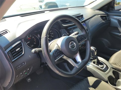 Used 2020 Nissan Rogue SV image 24