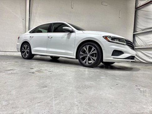 Used 2020 Volkswagen Passat 2.0T SEL image 9