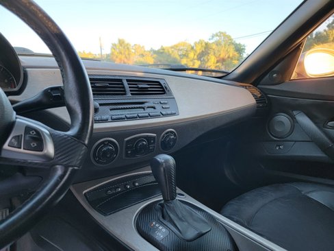 Used 2004 BMW Z4 3.0i image 10
