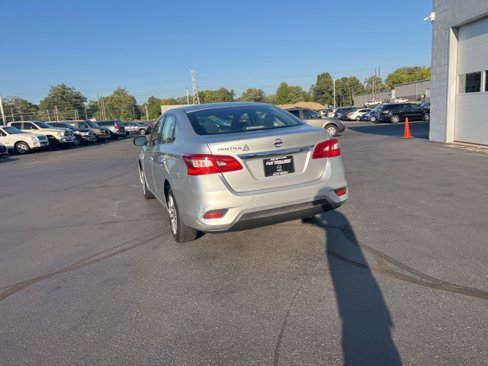 Used 2016 Nissan Sentra S image 11