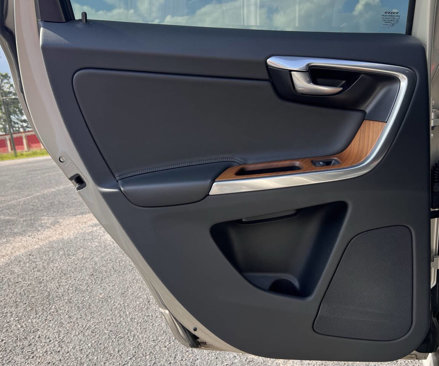 Used 2017 Volvo XC60 T5 Inscription w/ Advanced Package image 14