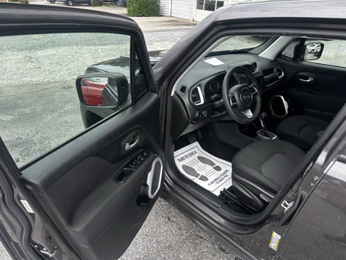 Used 2019 Jeep Renegade Sport w/ UConnect 7.0 Group image 11