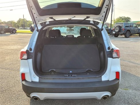 Used 2022 Ford Escape SE w/ Cold Weather Package image 11