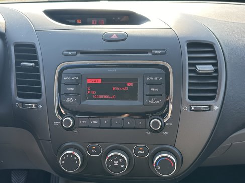 Used 2017 Kia Forte LX image 27
