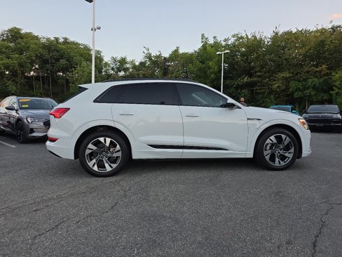Used 2021 Audi e-tron Premium w/ Convenience Plus Package image 18