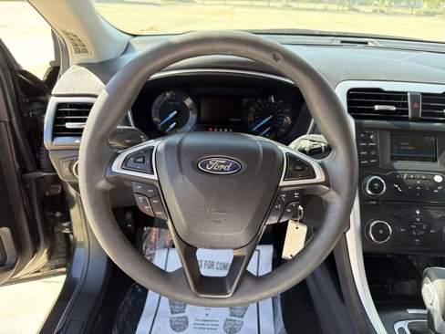 Used 2015 Ford Fusion SE image 15