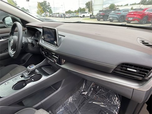 Used 2022 Nissan Rogue SV image 29