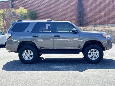 Used 2020 Toyota 4Runner SR5 image 6