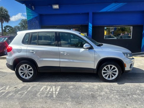 Used 2018 Volkswagen Tiguan Limited w/ Alloy Wheels Package image 20