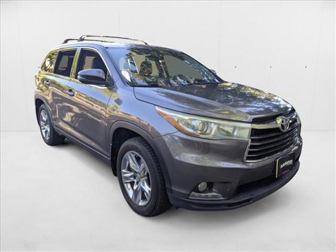 Used 2014 Toyota Highlander Limited image 3