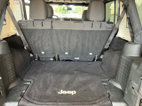 Used 2017 Jeep Wrangler Sport image 10