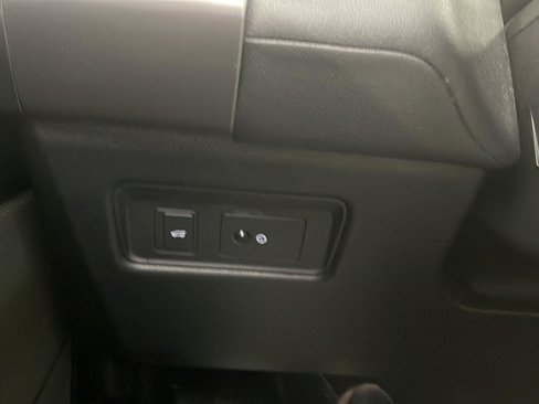 Used 2016 Land Rover Range Rover Sport SE image 23