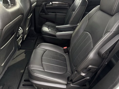 Used 2017 Buick Enclave Leather image 6