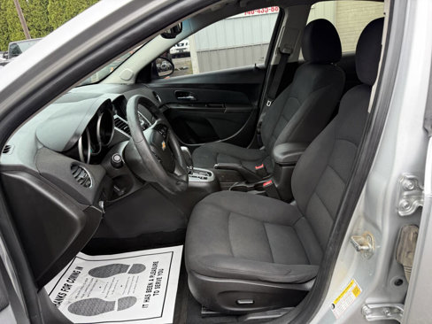 Used 2016 Chevrolet Cruze LT image 15
