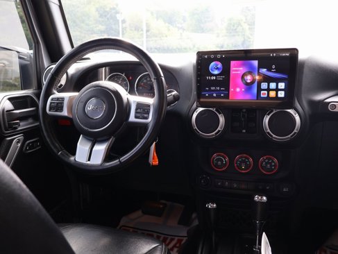 Used 2016 Jeep Wrangler Unlimited Rubicon image 24