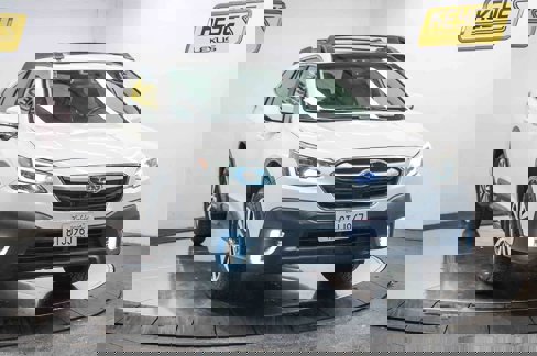 Used 2020 Subaru Outback Premium image 5