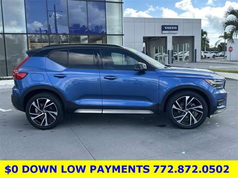 Used 2021 Volvo XC40 T5 R-Design image 5