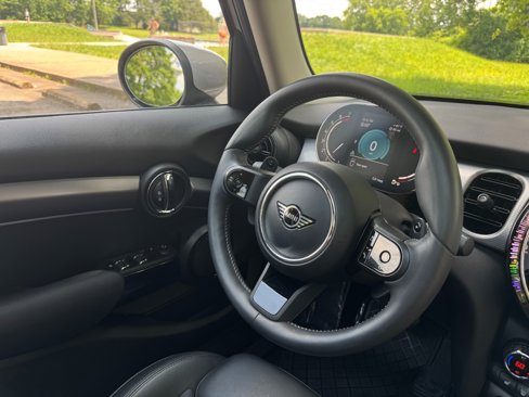 Used 2022 MINI Cooper S w/ Premium Package image 35