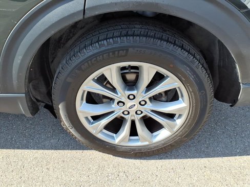 Used 2023 Ford Explorer XLT w/ Equipment Group 202A image 8