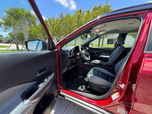 Used 2022 Nissan Kicks SR w/ Premium Package image 11