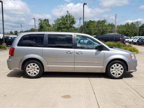 Used 2017 Dodge Grand Caravan SE w/ Power Window Group image 7