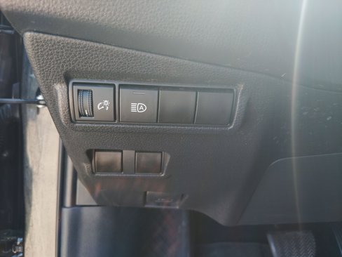 Used 2022 Toyota Corolla Cross LE image 16