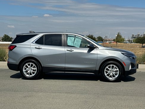 Used 2024 Chevrolet Equinox LT image 3