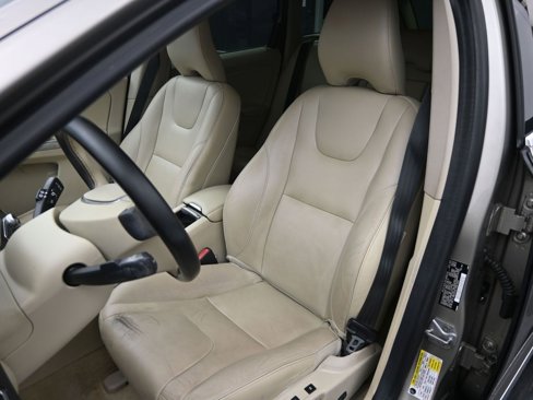 Used 2016 Volvo XC60 T6 w/ Proximity Package image 13