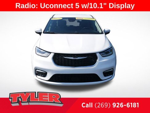 Used 2023 Chrysler Pacifica Touring-L image 2