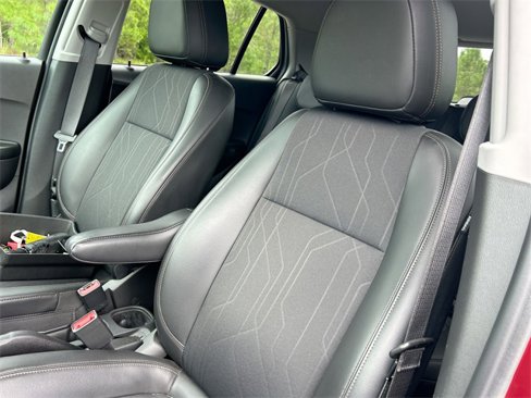 Used 2022 Chevrolet Trax LT w/ LT Convenience Package image 15
