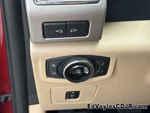 Used 2015 Ford F150 Lariat w/ Equipment Group 501A Mid image 39