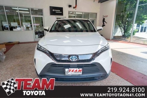 Used 2021 Toyota Venza LE image 6