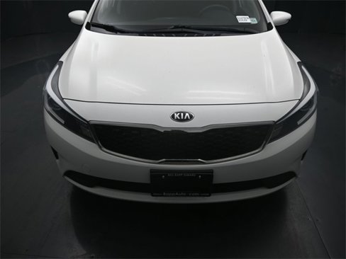 Used 2017 Kia Forte LX image 19
