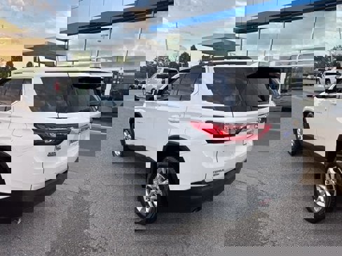 Certified 2019 Chevrolet Traverse LT image 6