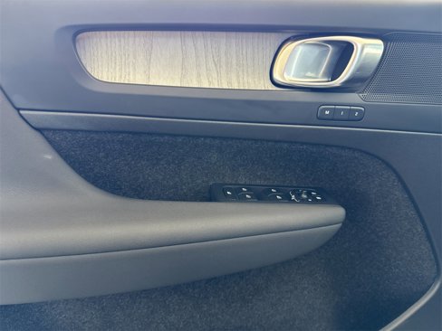 Certified 2025 Volvo XC40 B5 Plus image 10