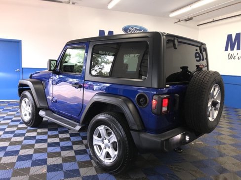 Used 2018 Jeep Wrangler Sport image 3