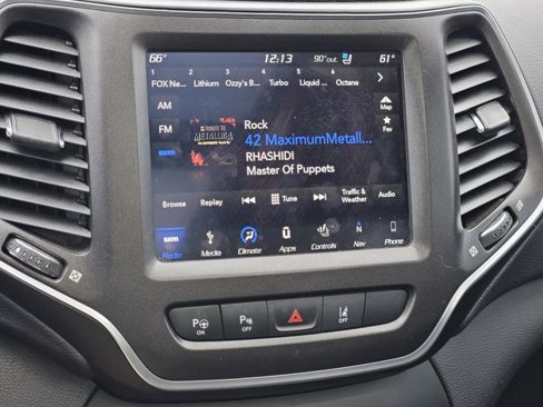 Used 2019 Jeep Cherokee Trailhawk image 24