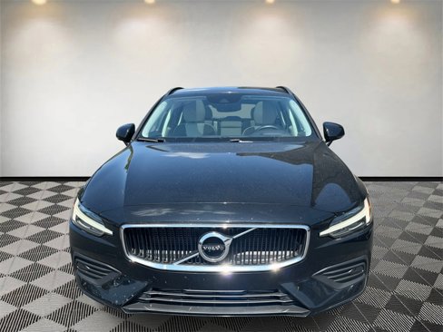 Used 2020 Volvo V60 T5 Momentum image 8