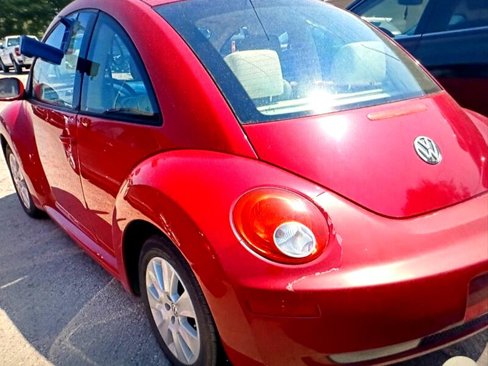 Used 2008 Volkswagen Beetle S image 4