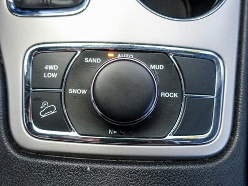 Used 2019 Jeep Grand Cherokee Limited image 12