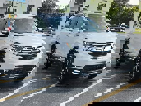 Used 2019 Honda CR-V Touring image 2