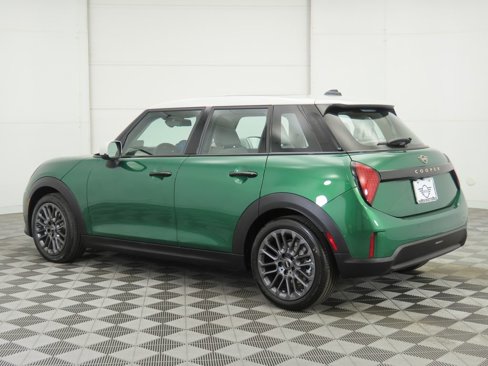 Used 2025 MINI Cooper 4-Door Hardtop image 7