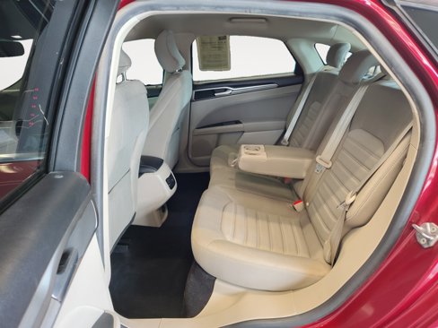 Used 2019 Ford Fusion SE image 24