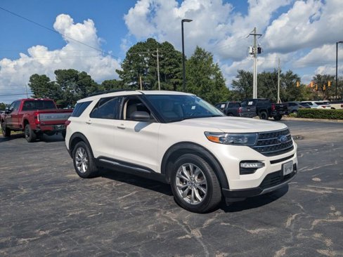 Certified 2020 Ford Explorer XLT w/ Equipment Group 202A image 1