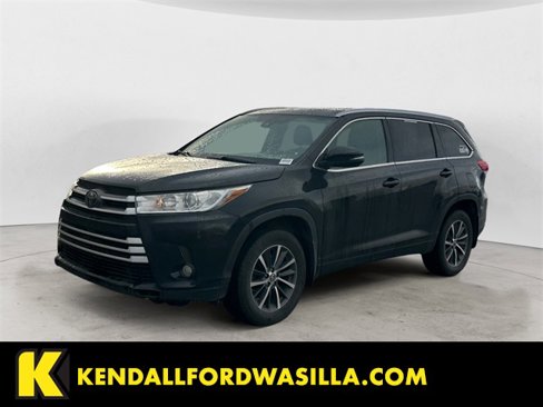 Used 2018 Toyota Highlander XLE image 1