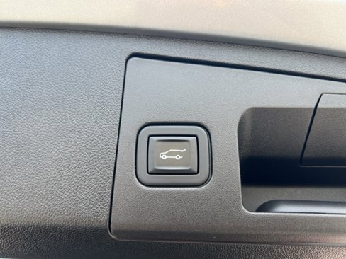 Used 2023 Cadillac XT4 Premium Luxury image 19