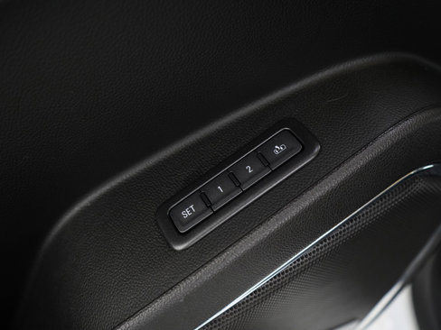 Used 2018 GMC Yukon Denali w/ Denali Ultimate Package image 25