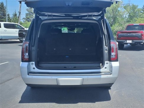 Used 2016 GMC Yukon XL Denali image 7