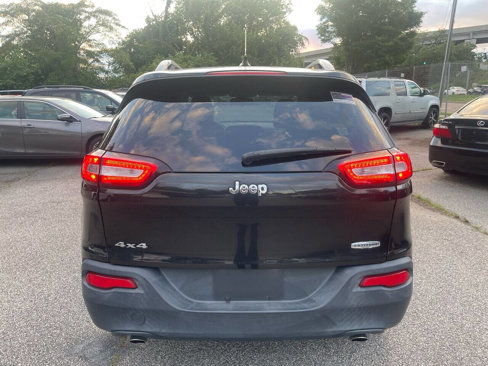 Used 2014 Jeep Cherokee Latitude w/ Cold Weather Group image 8