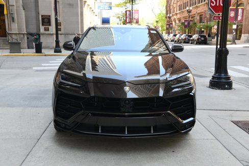 Used 2021 Lamborghini Urus image 2